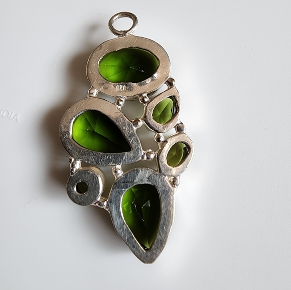 Peridot Silver Pendant - Picture 3 of 5